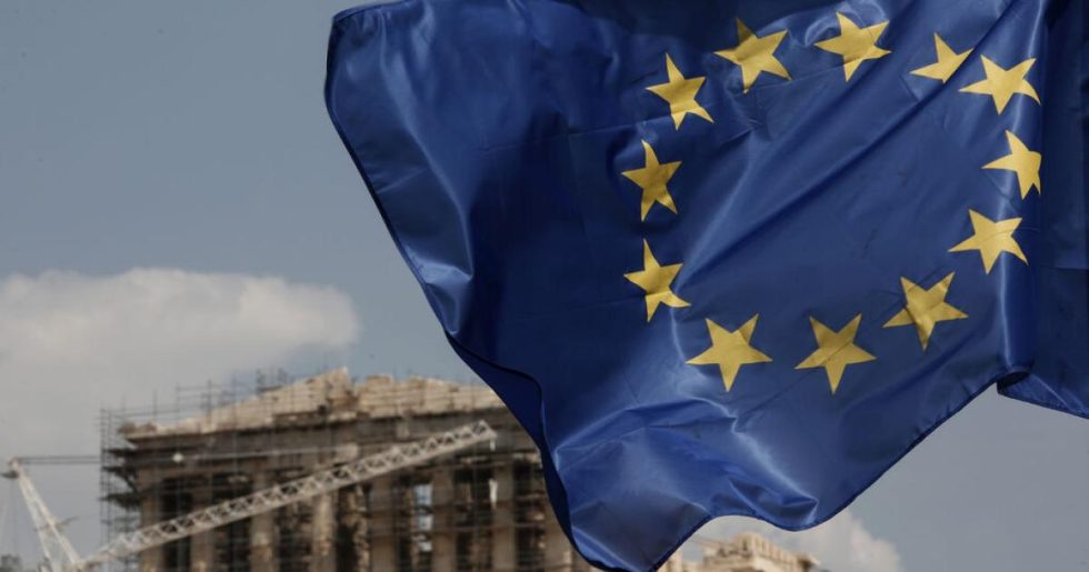 Ολο και χειρότερα για τους Ελληνες